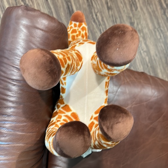 EUC Stuffed giraffe - Picture 4 of 10